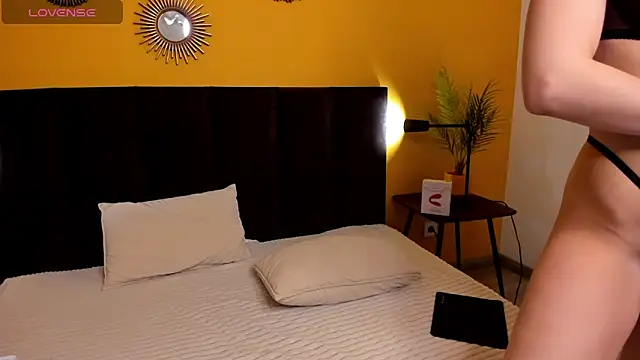 Snapshot of Jessie_Curlyy chatting on 11.20.25 Jessie Curlyy online show from 11.20.25