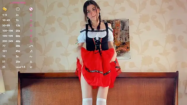 Snapshot of CathrynCovil chatting on 10.04.25 CathrynCovil online show from 10.04.25