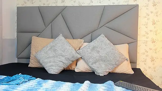 Liz ortega30 online show from 10.23.25