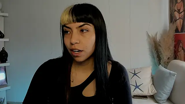 Saraa Desiree online show from 09.10.25