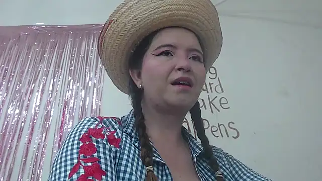 Snapshot of abbydirtys chatting on 10.10.25 abbydirtys online show from 10.10.25