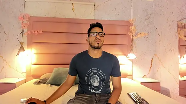 Snapshot of ETHAN_DRAVEN chatting on 09.08.25 ETHAN DRAVEN online show from 09.08.25