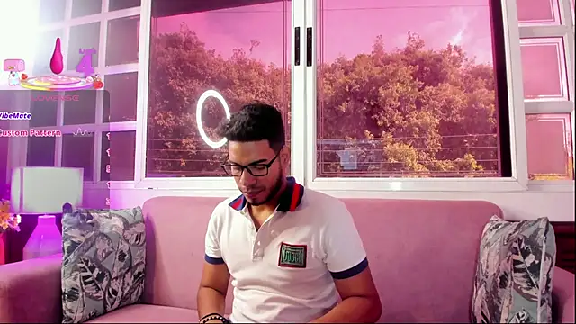 Snapshot of ETHAN_DRAVEN chatting on 09.18.25 ETHAN DRAVEN online show from 09.18.25