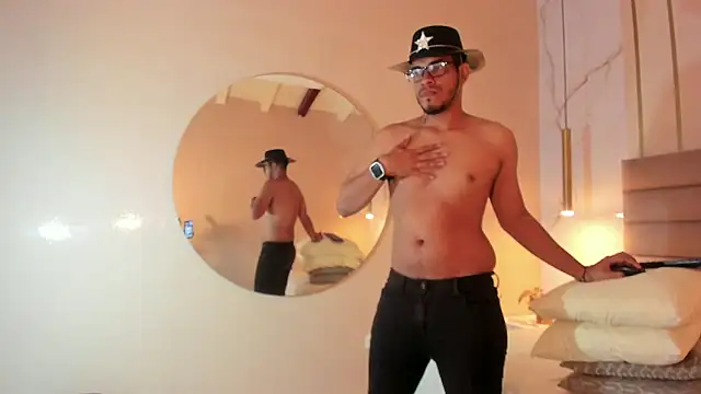 Snapshot of ETHAN_DRAVEN chatting on 10.09.25 ETHAN DRAVEN online show from 10.09.25