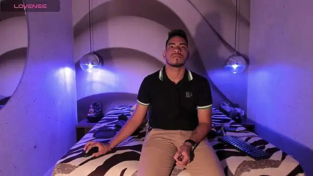 Snapshot of ETHAN_DRAVEN chatting on 10.13.25 ETHAN DRAVEN online show from 10.13.25