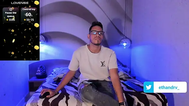 Snapshot of ETHAN_DRAVEN chatting on 10.14.25 ETHAN DRAVEN online show from 10.14.25