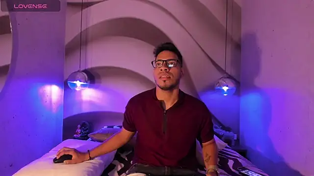 Snapshot of ETHAN_DRAVEN chatting on 10.20.25 ETHAN DRAVEN online show from 10.20.25