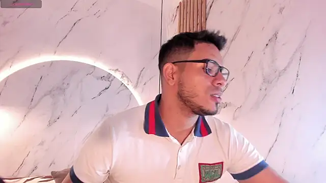 Snapshot of ETHAN_DRAVEN chatting on 10.23.25 ETHAN DRAVEN online show from 10.23.25