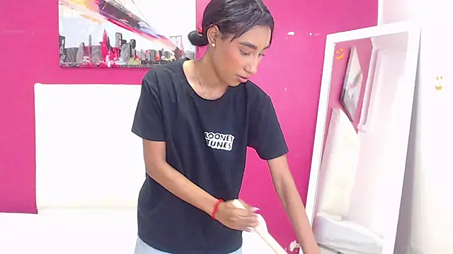 tiny sarah1 online show from 03.12.25