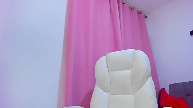 Snapshot of gaaby_foxx chatting on 11.11.25 gaaby foxx online show from 11.11.25