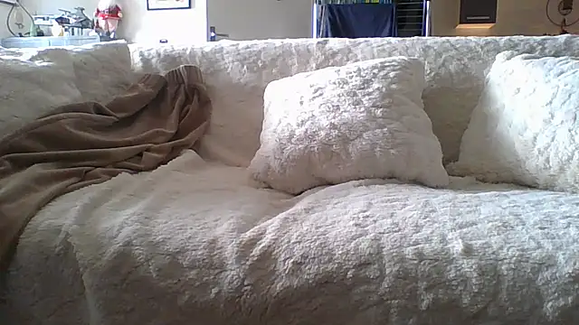 Valentinette online show from 12.17.25