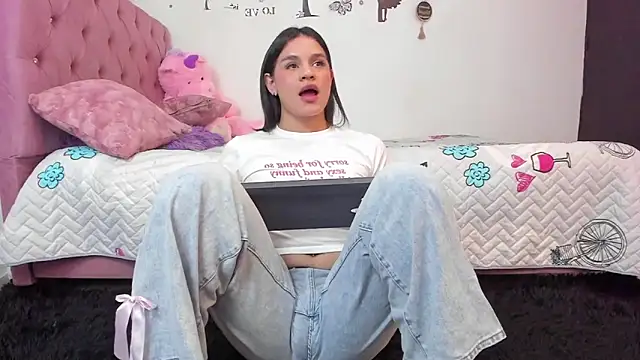 Moonroxe  online show from 12.22.25