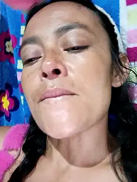 Snapshot of sarayulith chatting on 02.19.26 sarayulith online show from 02.19.26