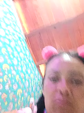 Snapshot of sarayulith chatting on 02.28.26 sarayulith online show from 02.28.26