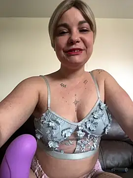 Snapshot of Biana_Fernan chatting on 05.13.26 Biana Fernan online show from 05.13.26
