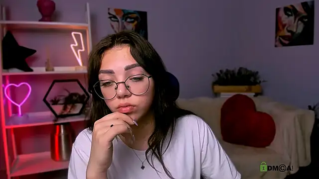 kiki swan online show from 03.10.25