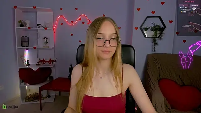 Snapshot of kiki_swan chatting on 05.19.26 kiki swan online show from 05.19.26