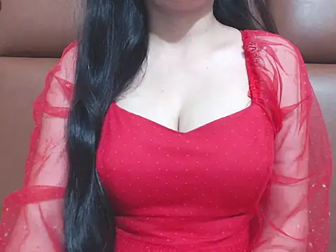 RealNaina online show from 10.15.25