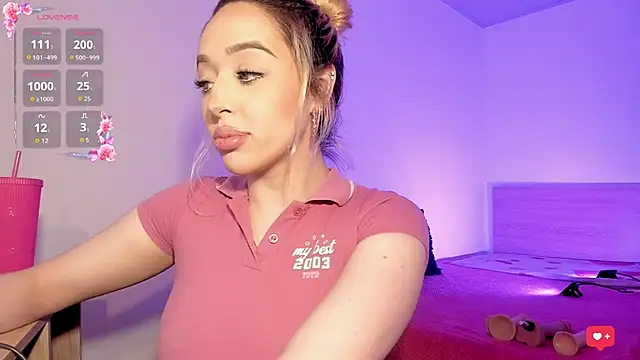 Amorkiss  online show from 09.30.25