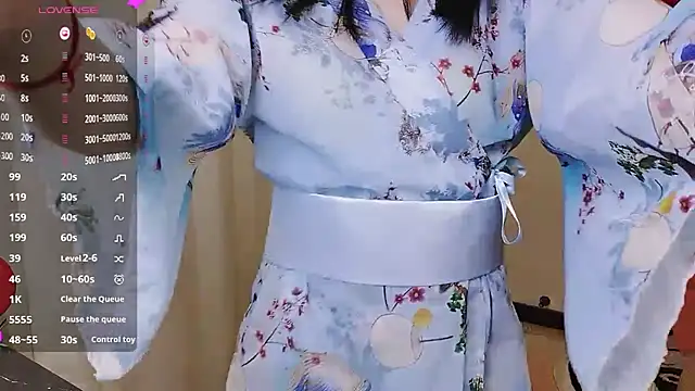 Snapshot of shaovu chatting on 03.18.25 shaovu online show from 03.18.25