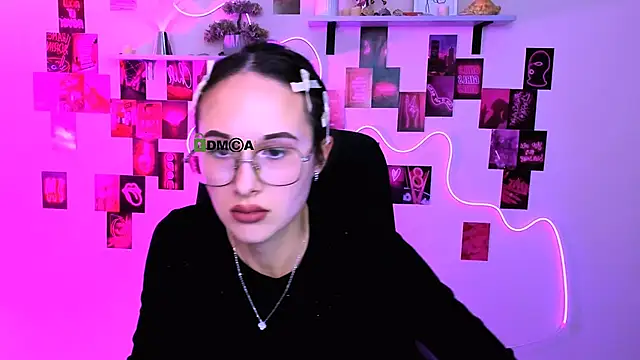 Snapshot of mona_cloud chatting on 03.04.26 mona cloud online show from 03.04.26