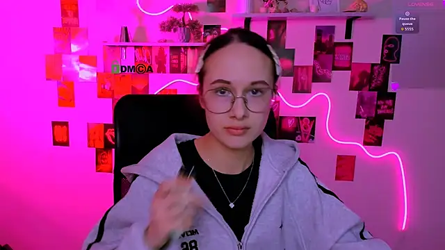 mona cloud online show from 04.25.26