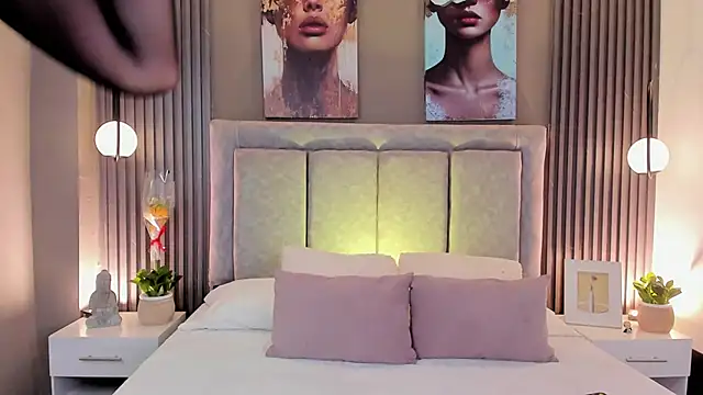 GiannaColling1 online show from 09.17.25