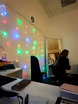 Juicy PeachLux online show from 04.01.26