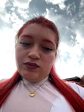 Karina Leon online show from 12.15.25