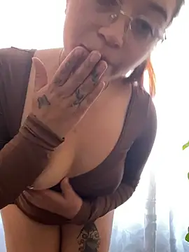 Karina Leon online show from 04.18.26