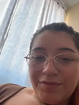 Karina Leon online show from 04.18.26