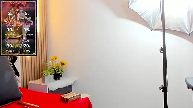 Alexa Bravva online show from 09.26.25