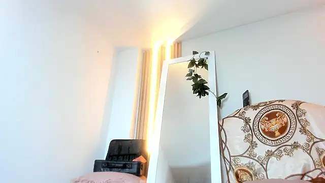 Alexa Bravva online show from 04.07.26