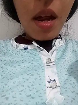 Snapshot of saraaxx1 chatting on 11.17.25 saraaxx1 online show from 11.17.25