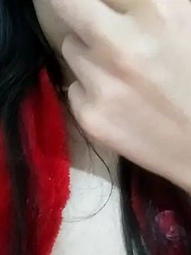 Snapshot of saraaxx1 chatting on 11.23.25 saraaxx1 online show from 11.23.25