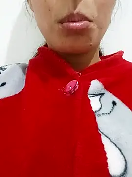 Snapshot of saraaxx1 chatting on 11.29.25 saraaxx1 online show from 11.29.25