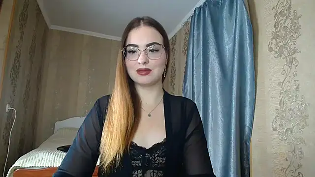 Snapshot of Leila_Kissyu chatting on 11.14.25 Leila Kissyu online show from 11.14.25