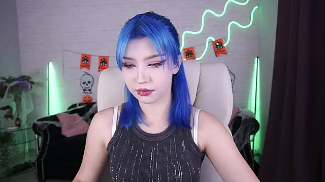 SelenaIris online show from 10.28.25