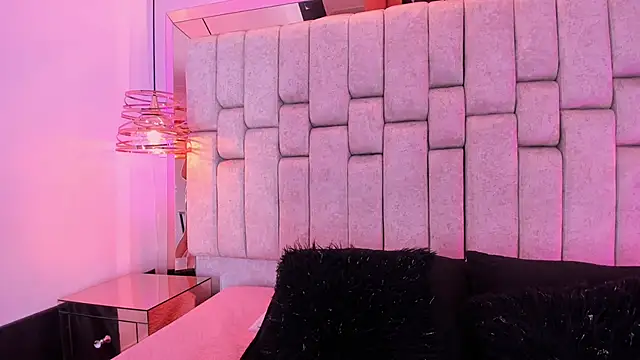 MaddyCrofft online show from 04.01.26