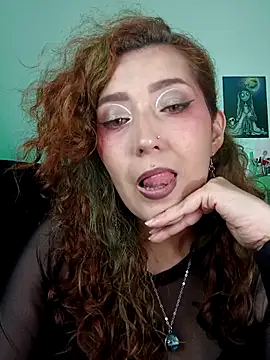 Luz delunaa online show from 03.18.26