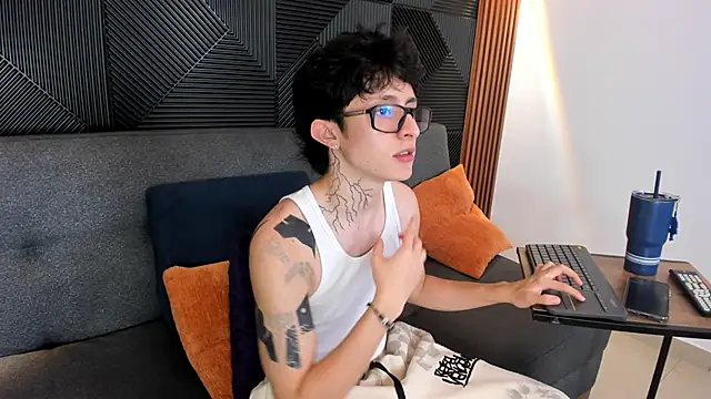 troy rouge online show from 03.13.25