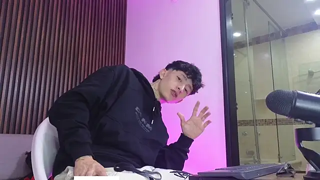 troy rouge online show from 09.18.25