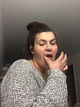 Curvy-Essex-Milf online show from 10.10.25