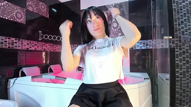 Small Hot19 online show from 10.16.25