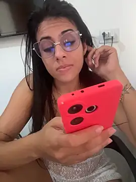 Snapshot of jheicylli chatting on 04.13.26 jheicylli online show from 04.13.26