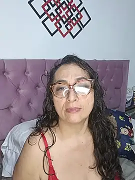 Snapshot of AlessandraLeroy chatting on 11.20.25 AlessandraLeroy online show from 11.20.25