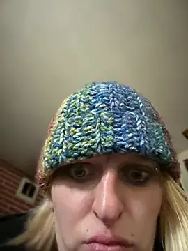 Snapshot of KITTYBOOBOOFUXX chatting on 02.22.26 KITTYBOOBOOFUXX online show from 02.22.26