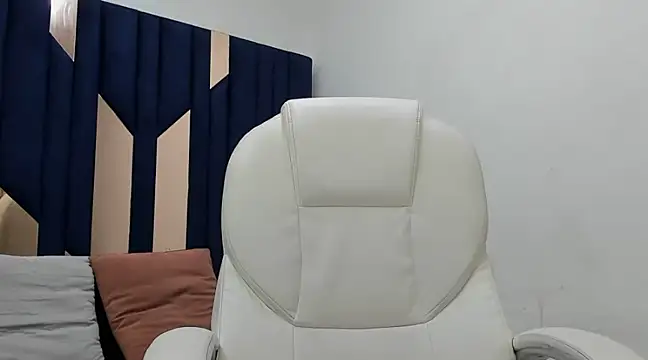 Snapshot of Oriana69_ chatting on 03.11.25 Oriana69 online show from 03.11.25