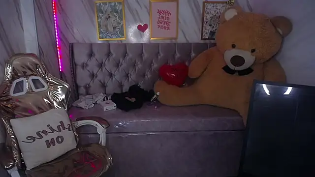 Snapshot of _wendy_b chatting on 03.14.25 wendy b online show from 03.14.25