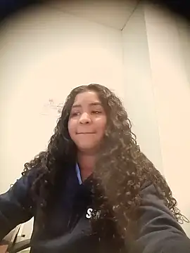 Snapshot of Paula6Colombia chatting on 11.10.25 Paula6Colombia online show from 11.10.25